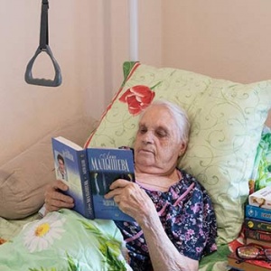 Уход за лежачими больными и престарелыми, уход за лежачими после инсульта и инфаркта в пансионатах SM-Pension
